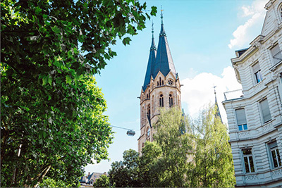 Aussicht von Kaiser-Ring Kirche am Zahnarztpraxis